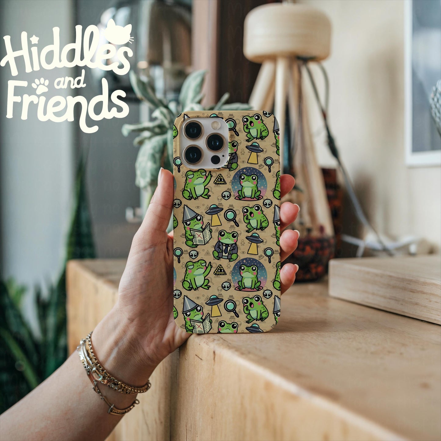 Conspiracy Frog Seamless Pattern