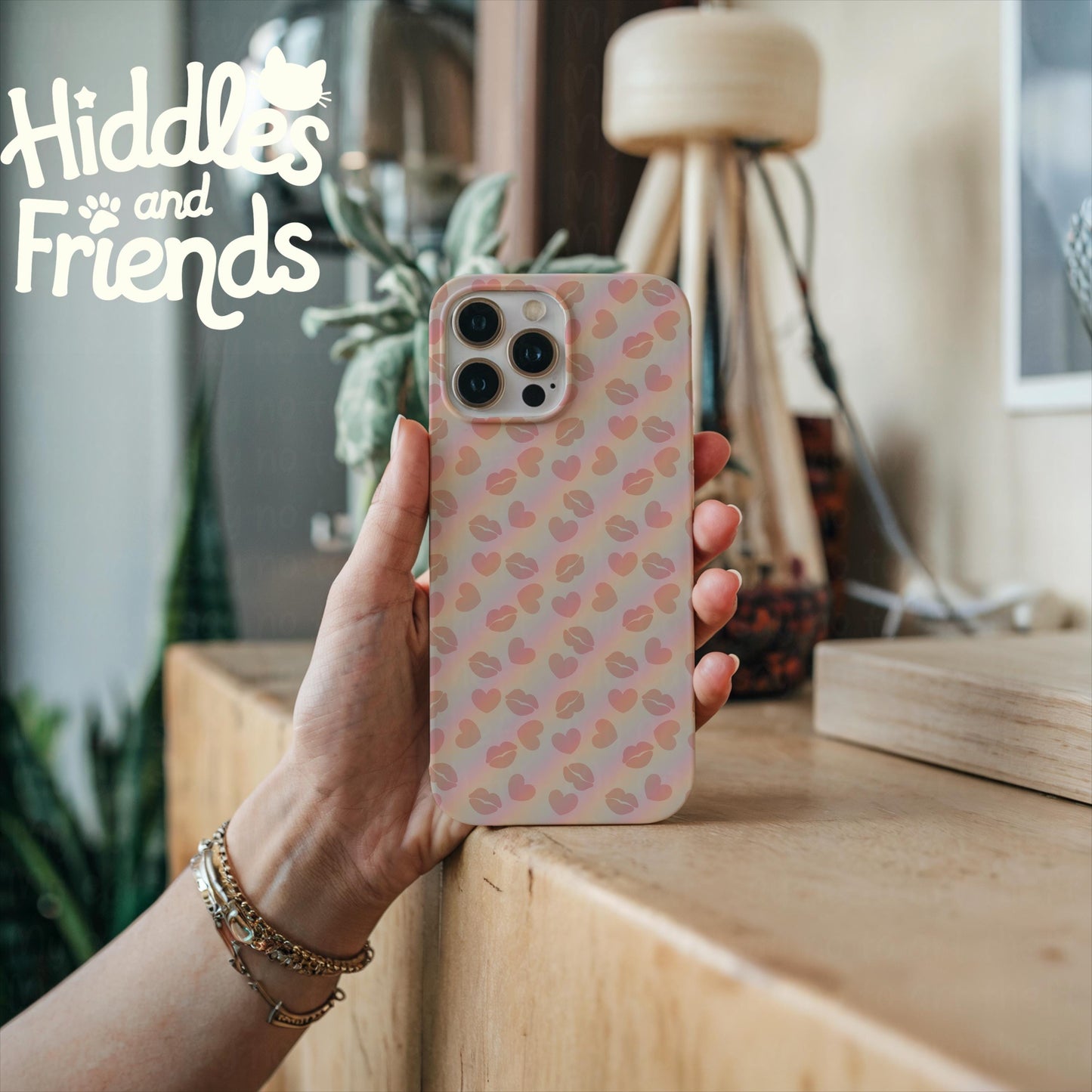 Heart and Kiss Background – Romantic Pink PNG Pattern